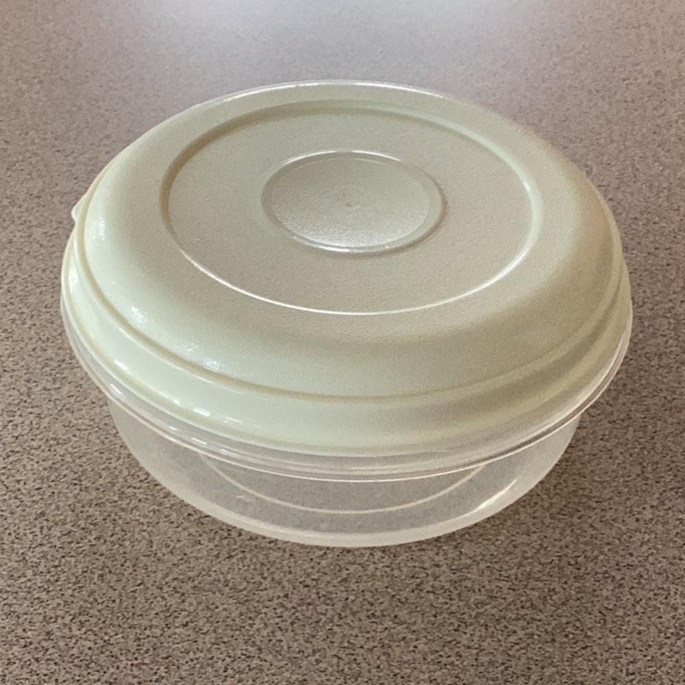 2 for $14!  Rubbermaid #2 Servin’ Saver Storage Container 1.7 pt